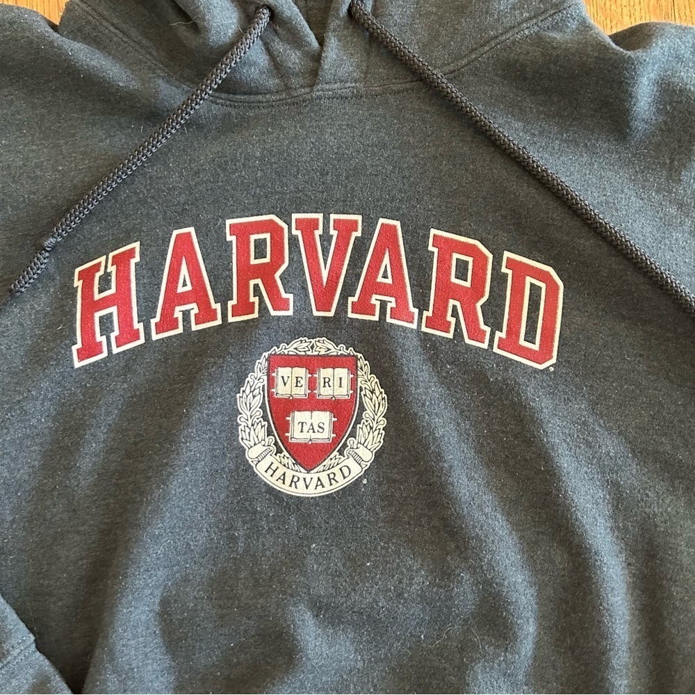 Harvard University Veritas Red Crest Pullover Hoodie - Picture 2 of 6